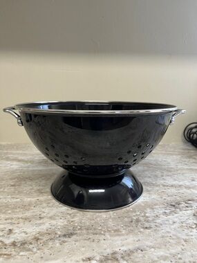 Black Metal Footed Colander with Handles